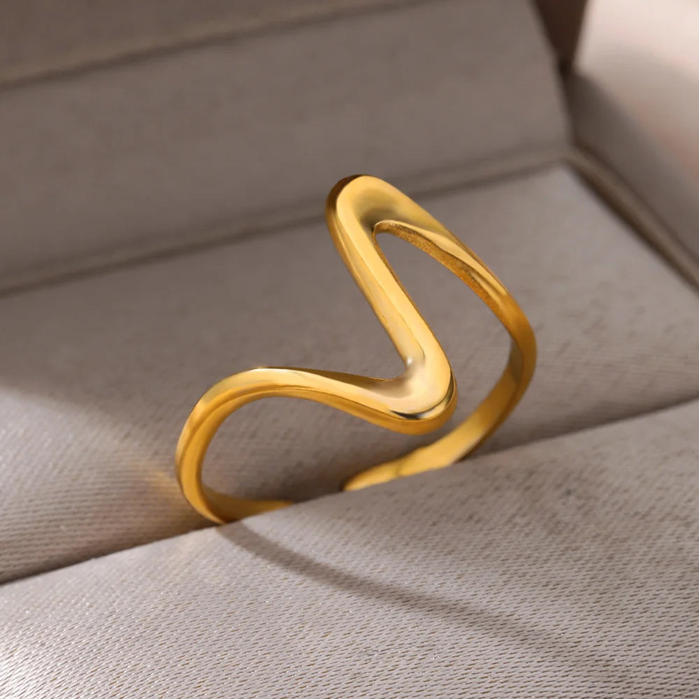 Vintage Wave Gold Ring